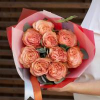 9 роз Кахала с эвкалиптом